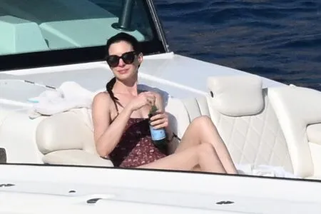 Anne Hathaway OnlyFans Leaked Free Thumbnail Picture - #Apw34AKOid