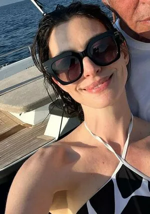 Anne Hathaway OnlyFans Leaked Free Thumbnail Picture - #EOnBPfyn0L