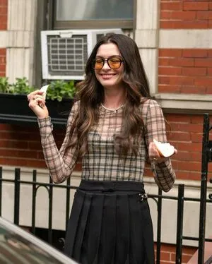 Anne Hathaway OnlyFans Leaked Free Thumbnail Picture - #FPX92zAqTS
