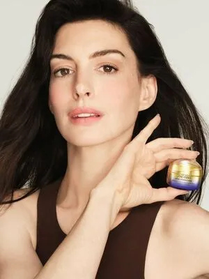 Anne Hathaway OnlyFans Leaked Free Thumbnail Picture - #FydbAKIz05