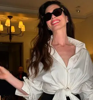 Anne Hathaway OnlyFans Leaked Free Thumbnail Picture - #J98reVYAk0