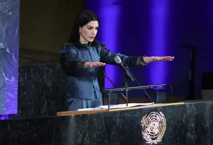 Anne Hathaway OnlyFans Leaked Free Thumbnail Picture - #KrBfL8nXxv