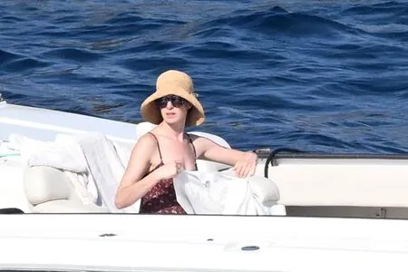 Anne Hathaway OnlyFans Leaked Free Thumbnail Picture - #M5llT4F6d0