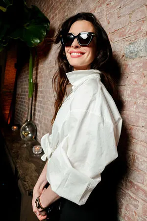 Anne Hathaway OnlyFans Leaked Free Thumbnail Picture - #MBsbD9qnA1