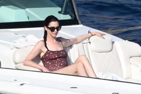 Anne Hathaway OnlyFans Leaked Free Thumbnail Picture - #MIOB5M2dsV