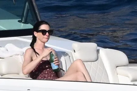 Anne Hathaway OnlyFans Leaked Free Thumbnail Picture - #OnfEicLKav