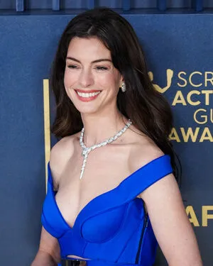 Anne Hathaway OnlyFans Leaked Free Thumbnail Picture - #P1yFDqDNMs