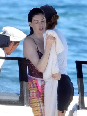 Anne Hathaway OnlyFans Leaked Free Thumbnail Picture - #TkJZYTFlbi