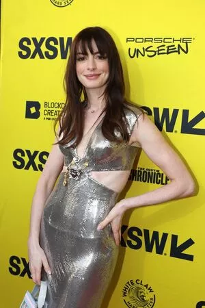 Anne Hathaway OnlyFans Leaked Free Thumbnail Picture - #Xip2FJamAj