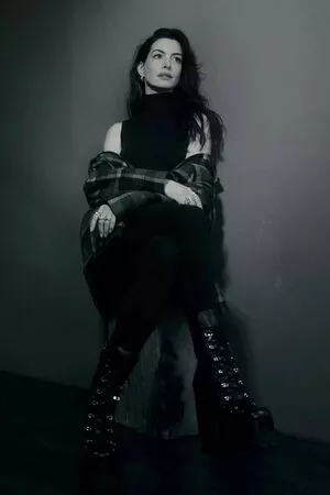 Anne Hathaway OnlyFans Leaked Free Thumbnail Picture - #a2oWEqlHNb