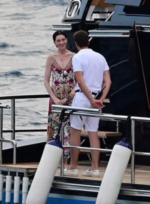 Anne Hathaway OnlyFans Leaked Free Thumbnail Picture - #deXWHrSY9p