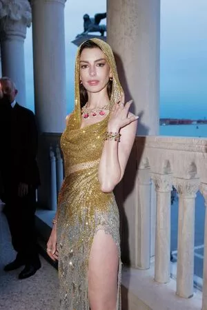 Anne Hathaway OnlyFans Leaked Free Thumbnail Picture - #ijoE53P9IO