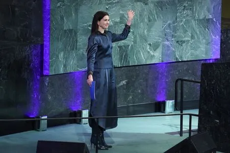 Anne Hathaway OnlyFans Leaked Free Thumbnail Picture - #jCiDXhOfcr