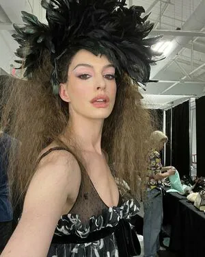 Anne Hathaway OnlyFans Leaked Free Thumbnail Picture - #jEZIXvDUDL