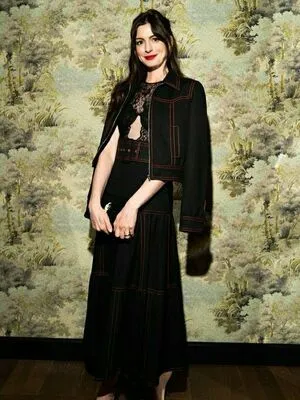 Anne Hathaway OnlyFans Leaked Free Thumbnail Picture - #jfe105GMNP