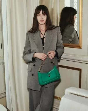 Anne Hathaway OnlyFans Leaked Free Thumbnail Picture - #lR8NH1xpIO
