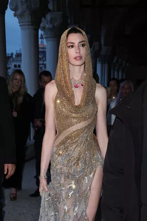Anne Hathaway OnlyFans Leaked Free Thumbnail Picture - #mj0tykbTkN
