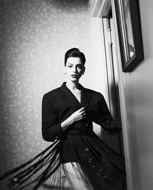 Anne Hathaway OnlyFans Leaked Free Thumbnail Picture - #mpGkwCXnEJ