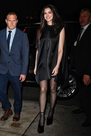 Anne Hathaway OnlyFans Leaked Free Thumbnail Picture - #o7fuMumVE2