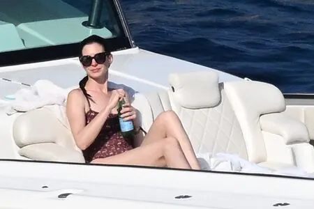 Anne Hathaway OnlyFans Leaked Free Thumbnail Picture - #oCMAnRJpg0