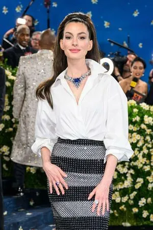 Anne Hathaway OnlyFans Leaked Free Thumbnail Picture - #pHzEwQLrkq