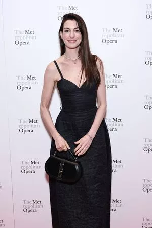 Anne Hathaway OnlyFans Leaked Free Thumbnail Picture - #qrmSb09Fw5