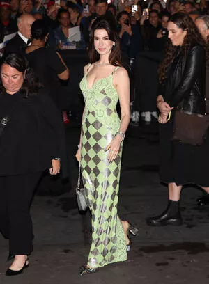 Anne Hathaway OnlyFans Leaked Free Thumbnail Picture - #sG3EM2gXfR