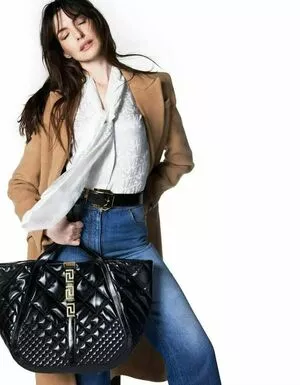 Anne Hathaway OnlyFans Leaked Free Thumbnail Picture - #yo0qTBSJp2