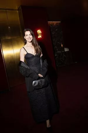 Anne Hathaway OnlyFans Leaked Free Thumbnail Picture - #z8YscOLyJd