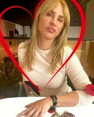 Anne Marie Losique OnlyFans Leaked Free Thumbnail Picture - #lPNKXthydm