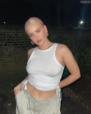 Anne Marie Rose Nicholson OnlyFans Leaked Free Thumbnail Picture - #HllzlBY5GY