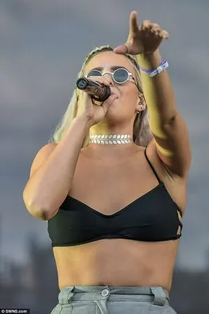 Anne Marie OnlyFans Leaked Free Thumbnail Picture - #7ZhIlRFgOC