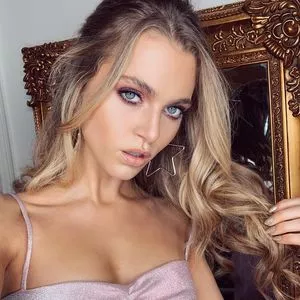 Anne Winters OnlyFans Leaked Free Thumbnail Picture - #QFf2B0IcAC