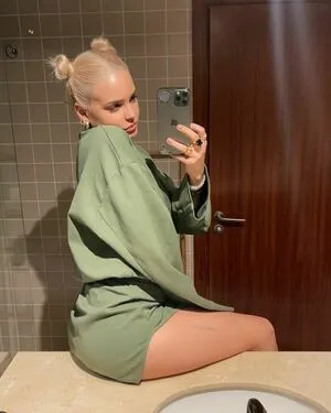 Annemarie OnlyFans Leaked Free Thumbnail Picture - #mE2MPMzqbm