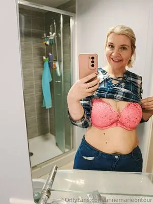 Annemarieontour OnlyFans Leaked Free Thumbnail Picture - #45xx0pdXgO