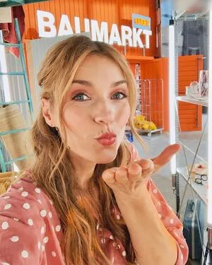 Annett Mller OnlyFans Leaked Free Thumbnail Picture - #s7IC11BfF0