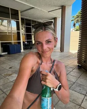 Annie Agar OnlyFans Leaked Free Thumbnail Picture - #KLAVTe3iAS