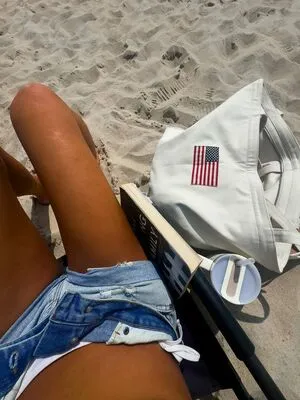Annie Agar OnlyFans Leaked Free Thumbnail Picture - #RhZXRdDKGB