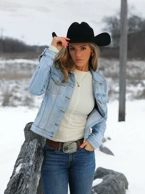 Annie Agar OnlyFans Leaked Free Thumbnail Picture - #huVWHo6A63