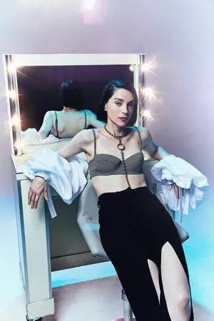 Annie Clark OnlyFans Leaked Free Thumbnail Picture - #B67poCYyza