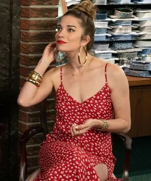 Annie Murphy OnlyFans Leaked Free Thumbnail Picture - #AmbkHWH1Zg