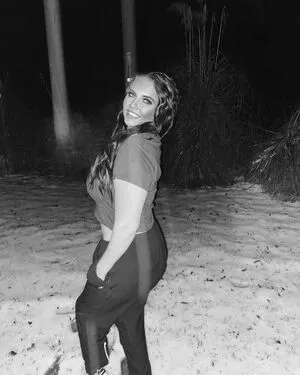 Annie Ruth Burchett OnlyFans Leaked Free Thumbnail Picture - #68kfcDREmU