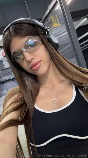 Annie Simplegirl OnlyFans Leaked Free Thumbnail Picture - #deDuaP0ZHV
