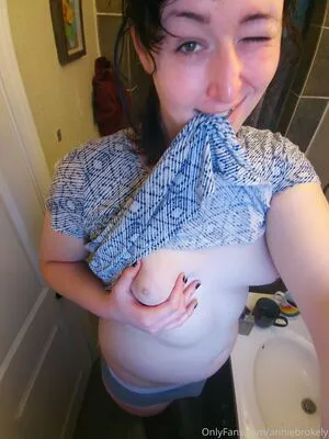 Anniebrokely OnlyFans Leaked Free Thumbnail Picture - #2f7lqRNzTI