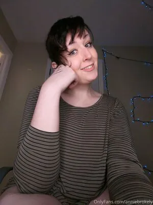 Anniebrokely OnlyFans Leaked Free Thumbnail Picture - #4BoLqo8YU2