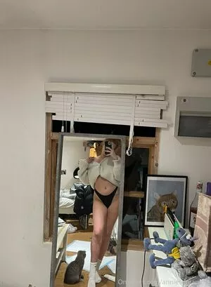 annieecharlotte OnlyFans Leaked Free Thumbnail Picture - #9ULplillSd