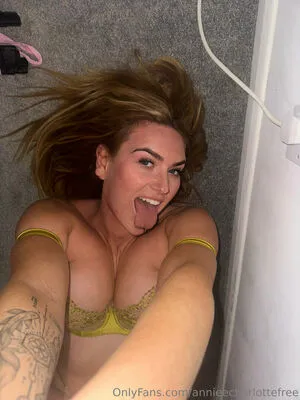 Annieecharlottefree OnlyFans Leaked Free Thumbnail Picture - #SEuUdnwyF9