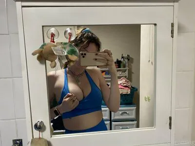 Annieecharlottefree OnlyFans Leaked Free Thumbnail Picture - #cVGZQhEaxi