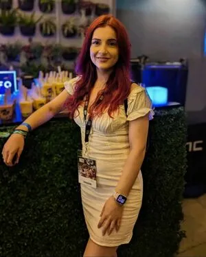 AnnieFuchsia OnlyFans Leaked Free Thumbnail Picture - #hpsnsrigYV