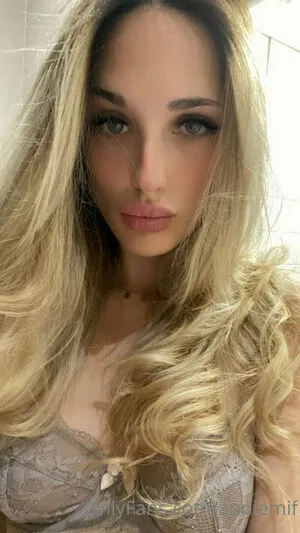 Anniemif OnlyFans Leaked Free Thumbnail Picture - #GfdgTeKyTx